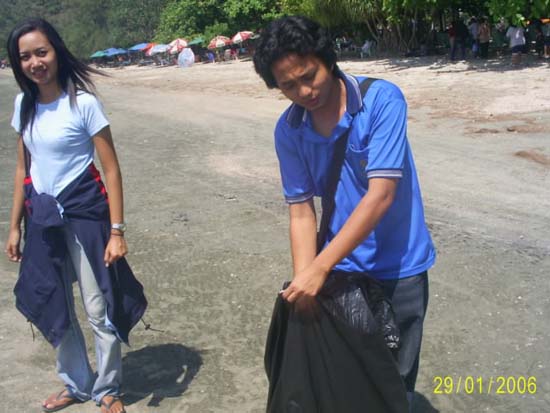 โครงการ Young Creative บำเพ็ญประโยชน์และอนุรักษ์ชายหาด ภาพที่ 19