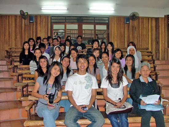 กิจกรรมอบรมและศึกษาดูงานนักศึกษาหลักสูตรครู 5 ปี ภาพที่ 94