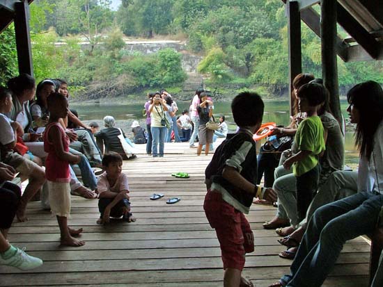 กิจกรรมอบรมและศึกษาดูงานนักศึกษาหลักสูตรครู 5 ปี ภาพที่ 115