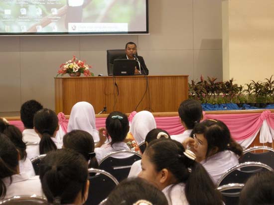 ปฐมนิเทศและพัฒนานิสิต คณะศึกษาศาสตร์ ปี 2553 ภาพที่ 183