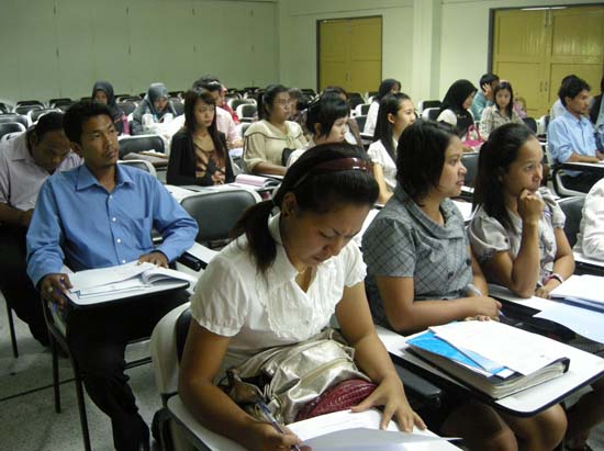 ปฐมนิเทศนิสิตระดับบัณฑิตศึกษา ปีการศึกษา 2553 ภาพที่ 10