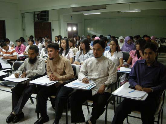 ปฐมนิเทศนิสิตระดับบัณฑิตศึกษา ปีการศึกษา 2553 ภาพที่ 19