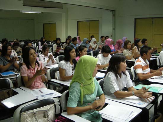 ปฐมนิเทศนิสิตระดับบัณฑิตศึกษา ปีการศึกษา 2553 ภาพที่ 20