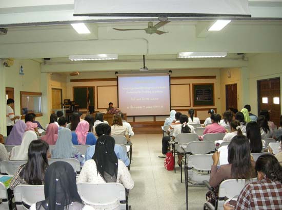 ปฐมนิเทศนิสิตระดับบัณฑิตศึกษา ปีการศึกษา 2553 ภาพที่ 28
