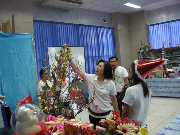 งานเลี้ยงสวัสดีปีใหม่ คณะศึกษาศาสตร์ ปี 2553 ภาพที่ 61