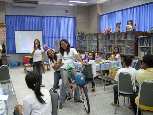 งานเลี้ยงสวัสดีปีใหม่ คณะศึกษาศาสตร์ ปี 2553 ภาพที่ 140