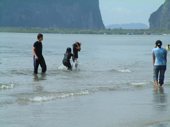 โครงการพัฒนากลุ่มผู้นำกิจกรรม ณ จังหวัดตรัง ภาพที่ 57
