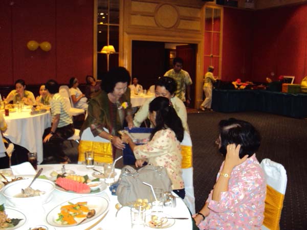 งานแสดงมุทิตาจิตผู้เกษียณอายุราชการ คณะศึกษาศาสตร์ ปี 2553 ภาพที่ 76