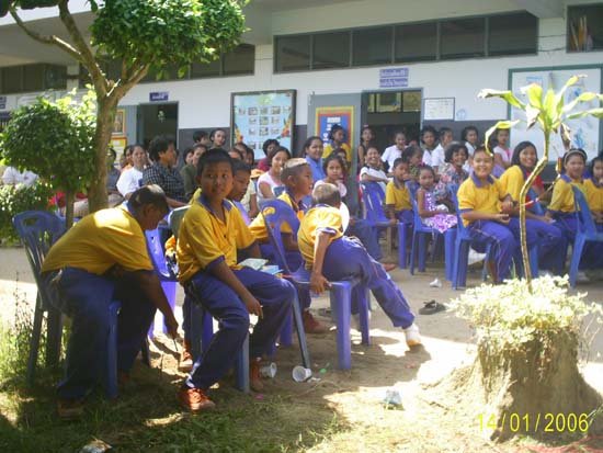 กิจกรรมนันทนาการและบริการชุมชนสำหรับนักเรียน ภาพที่ 32