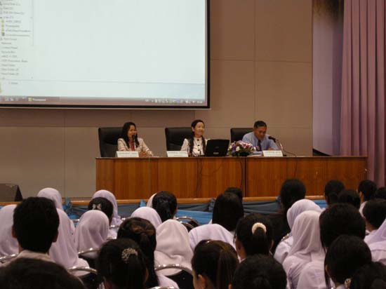 สัมมนาระหว่างฝึกปฏิบัติการสอน นิสิตหลักสูตร 5 ปี ปีการศึกษา 2553 ภาพที่ 42