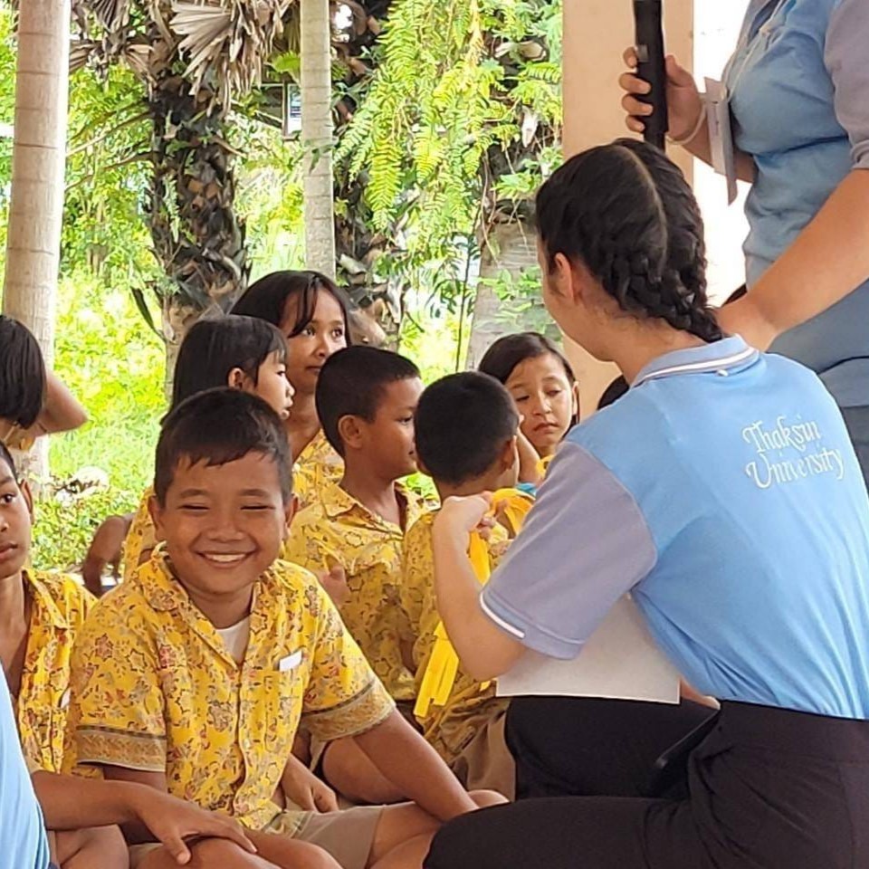 โครงการส่งต่อความรู้สู่น้อง