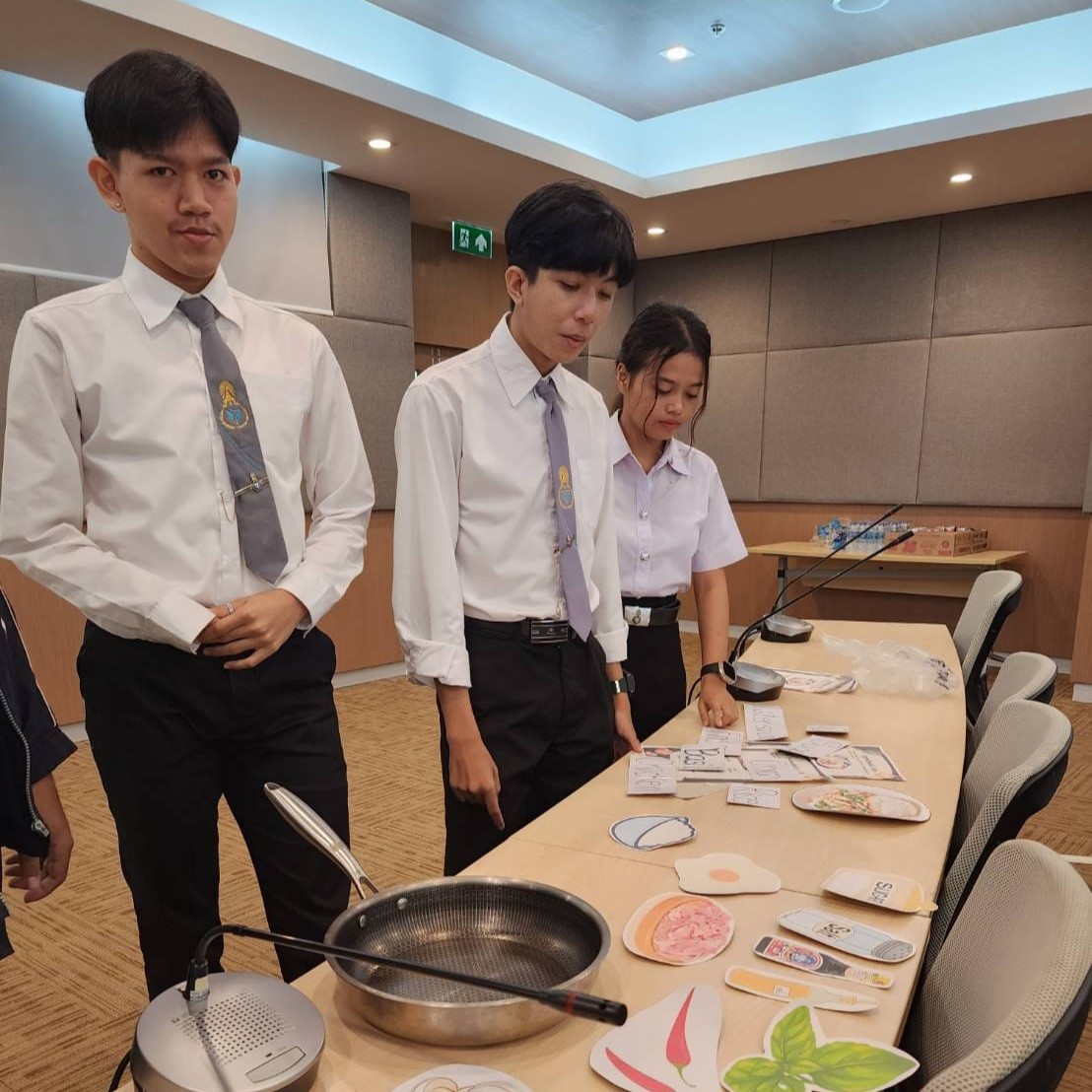 โครงการการพัฒนาสมรรถนะด้านการสอน ของนิสิตครูภาษาอังกฤษแบบเน้นการสื่อสาร Communicative Langaue Teaching