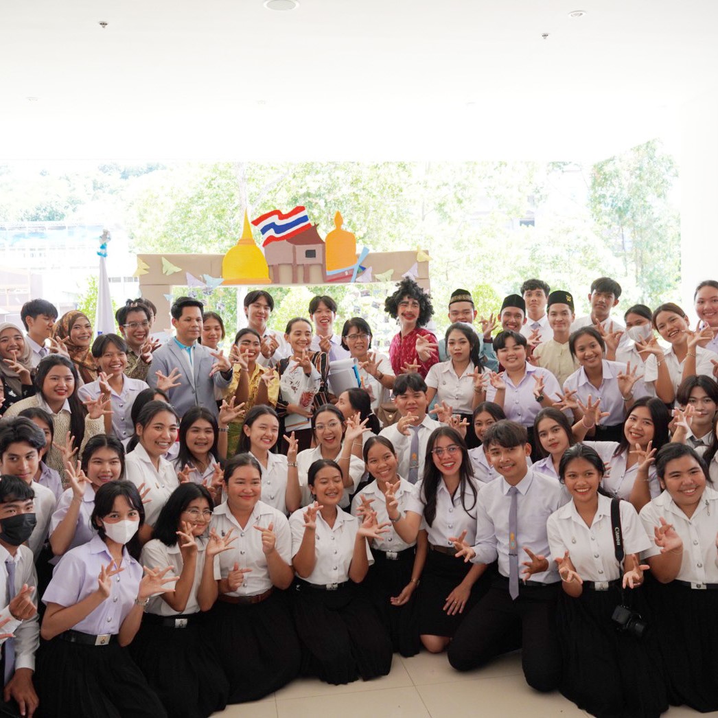 การนำเสนอผลงานครูนักพัฒนา  Learning Festival