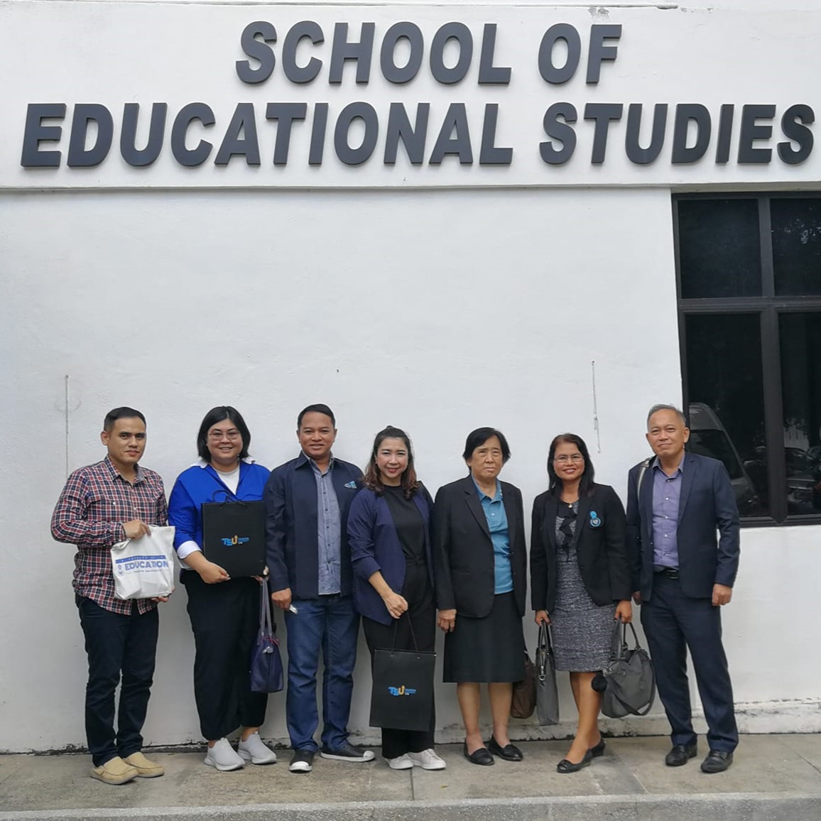การเจรจาความร่วมมือ​ทางวิชาการ ณ​ University of Sains Malaysia เมือง​ปีนัง​ ประเทศ​มาเลเซีย โดย​สาขาการสอนศิลปศาสตร์​คณะศึกษาศาสตร์​ มหา​วิทยาลัย​ทักษิณ​ วิทยาเขต​สงขลา​