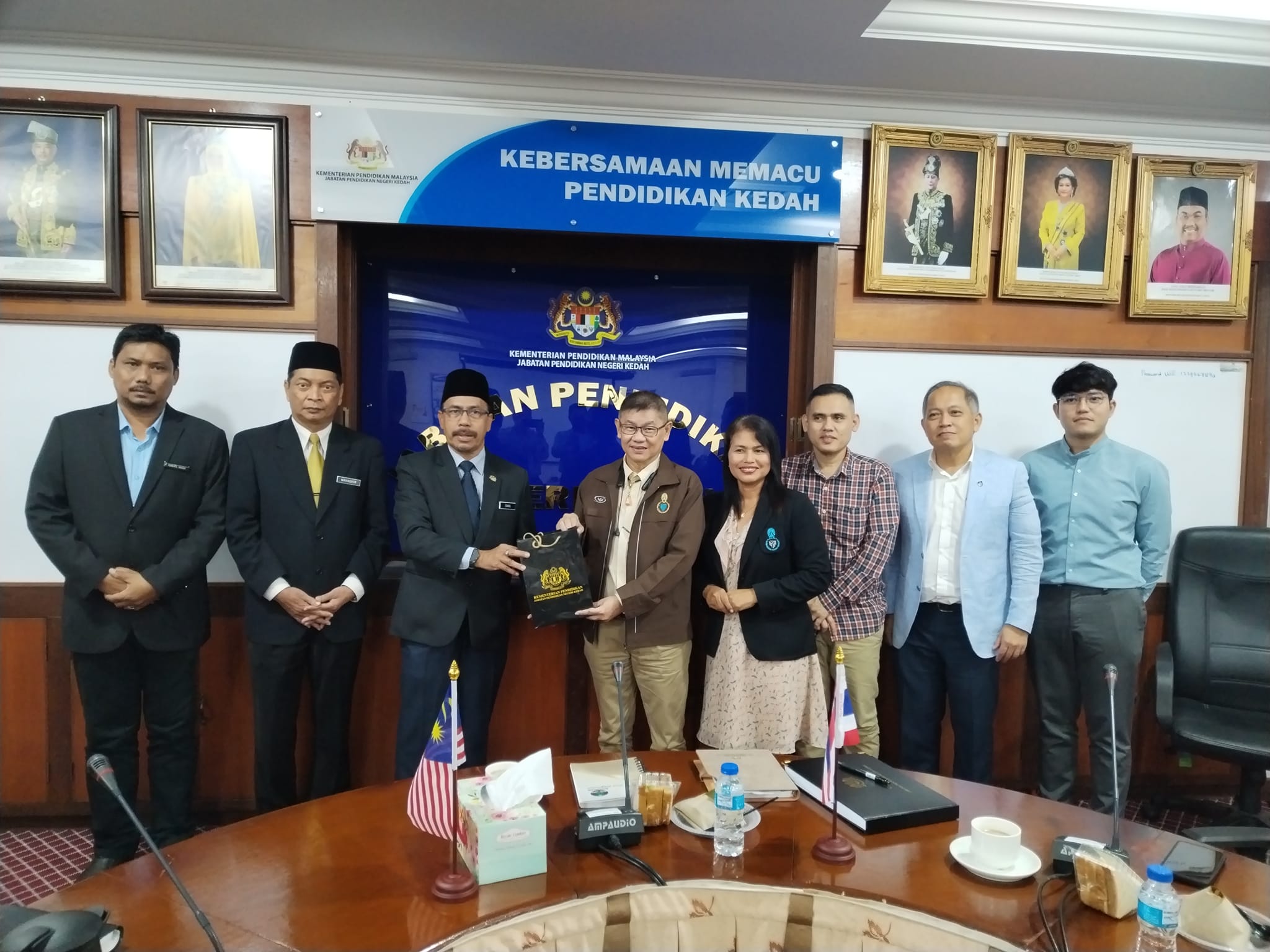 เข้าพบศึกษา​ธิการรัฐเคดาห์ ประเทศ​มาเลเซีย​ เพื่อเจรจาความร่วมมือทางวิชาการร่วมกัน