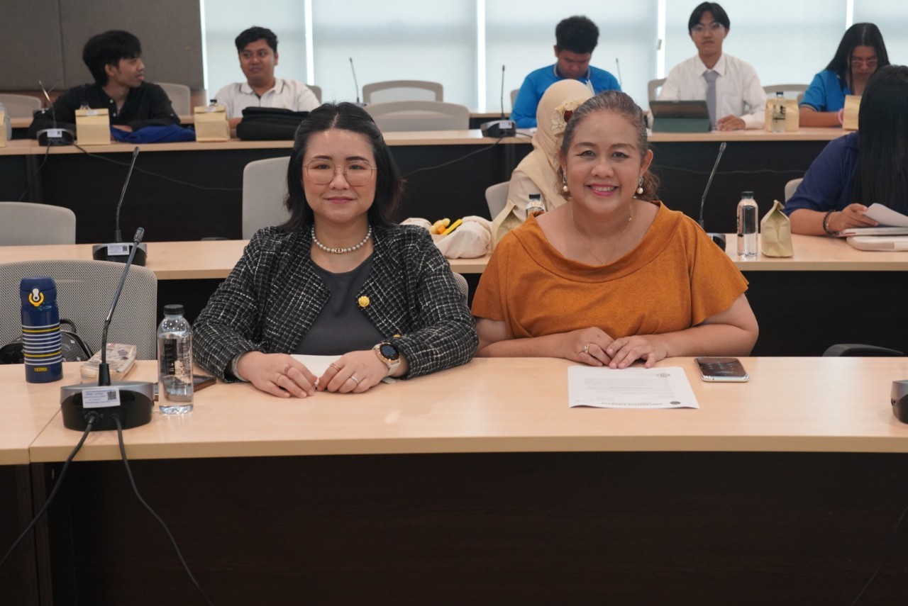 งานประชุมนำเสนองานวิชาการ   "Navigating Human Action by Pro-Environment  Movement with Simple Precautions" ของ Universitas Jayabaya ประเทศอินโดนีเซีย