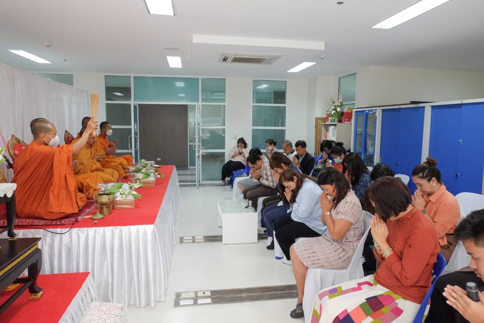 ผู้บริหาร​ คณาจารย์​ บุคลากร​ และนิสิต คณะศึกษา​ศาสตร์​  ร่วมทำบุญ โดยหลักสูตร กศ.บ. สาขาวิชาการศึกษา วิชาเอกการประถมศึกษา แผนสำหรับครู ตชด.