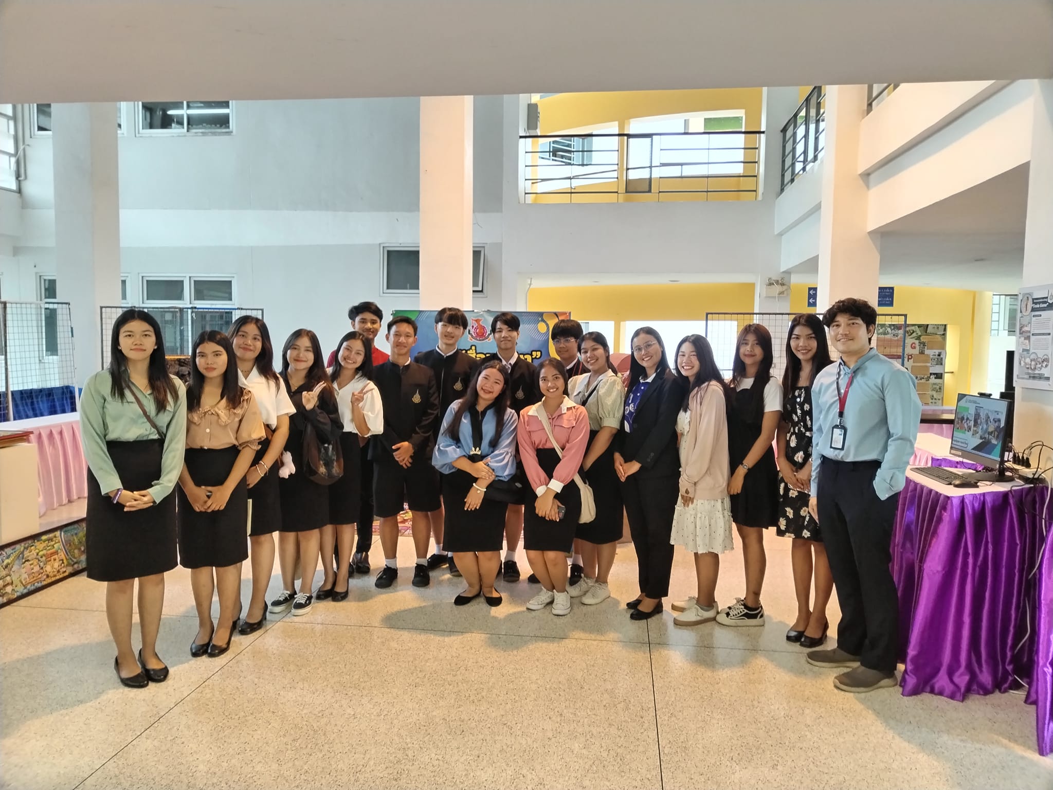 นิสิตสา​ขาการศึกษา​ การประถม​ศึกษา​  ร่วมจัด​แสดง​ผลงาน "เวทีวิชาการ​ มอ.ว.ครั้ง 1"