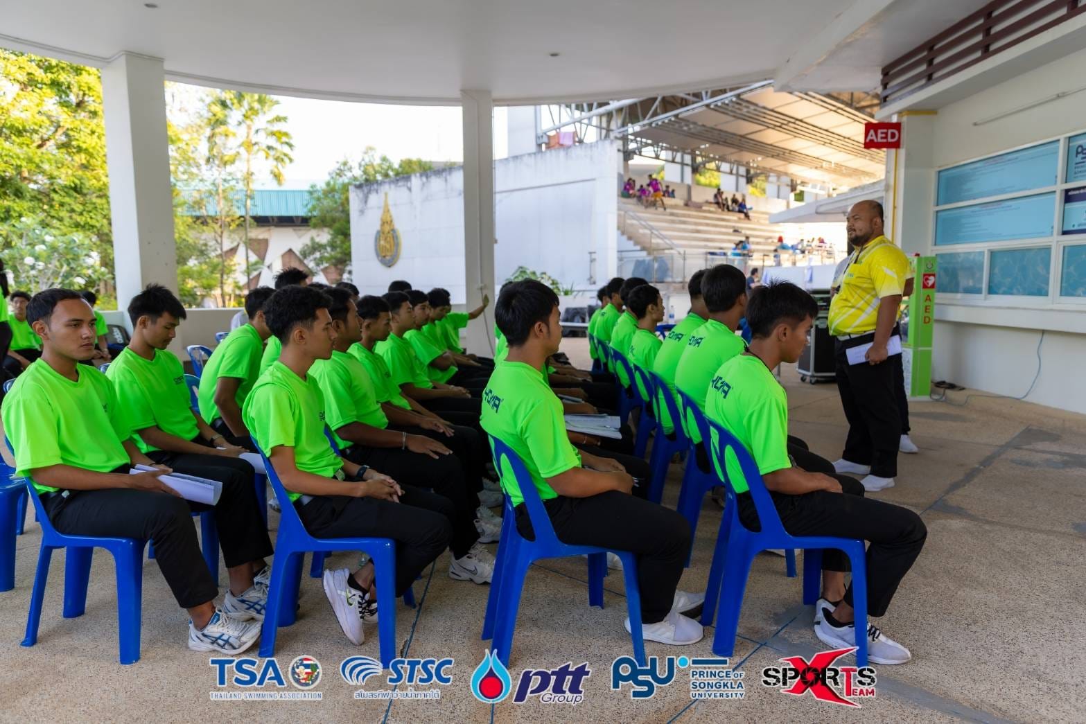 นิสิตสาขาพลศึกษาและสุขศึกษา ปฏิบัติหน้าที่ผู้ช่วยผู้ตัดสิน การแข่งขันว่ายน้ำชิงชนะเลิศแห่งประเทศไทย ภาค4   ประจำปี 2567​ PTT Thailand Swimming Championships 2024