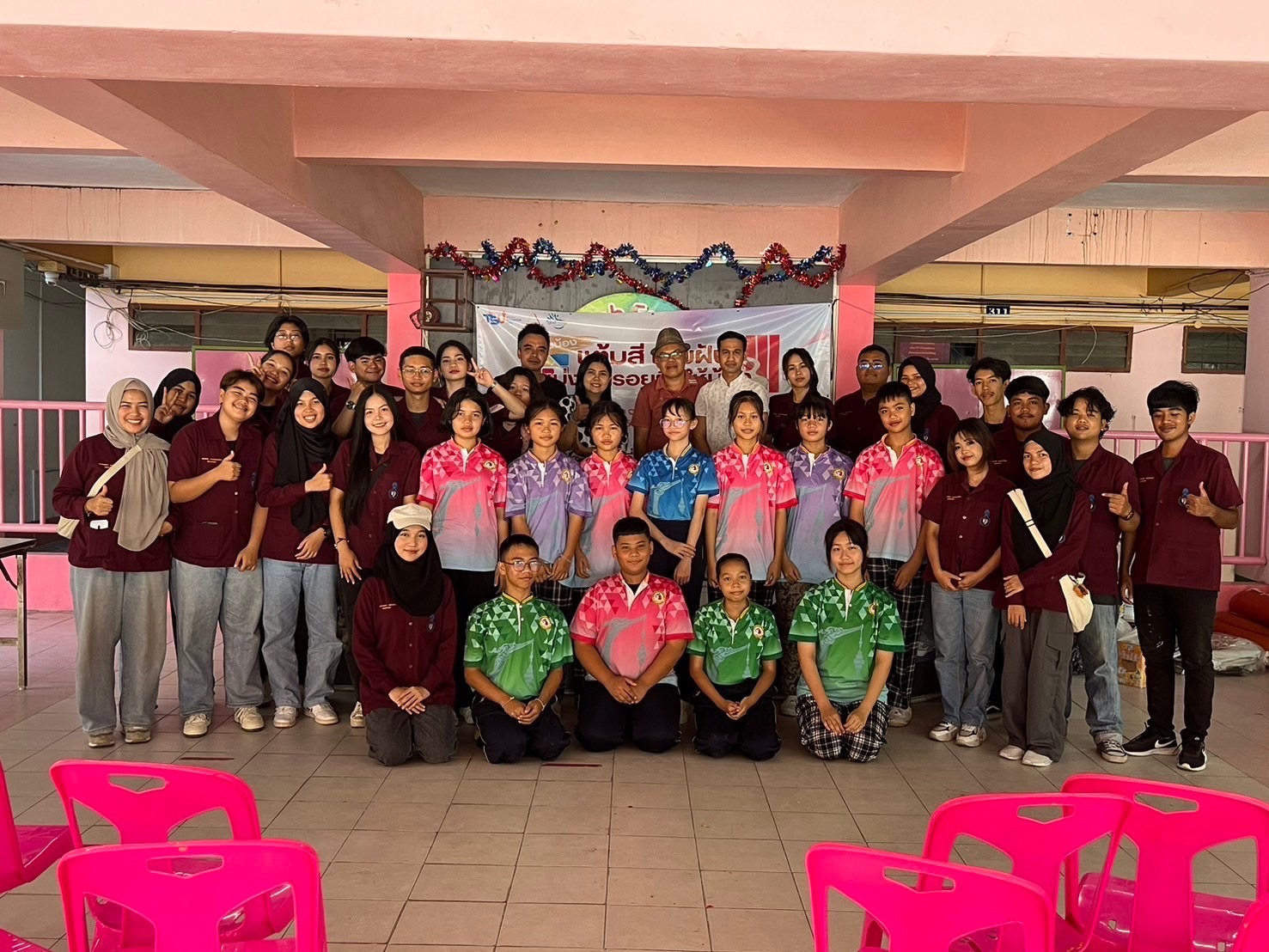 โครงการ: สอนน้อง แต้มสี  “ เติมฝัน แบ่งปันรอยยิ้มให้น้อง ”