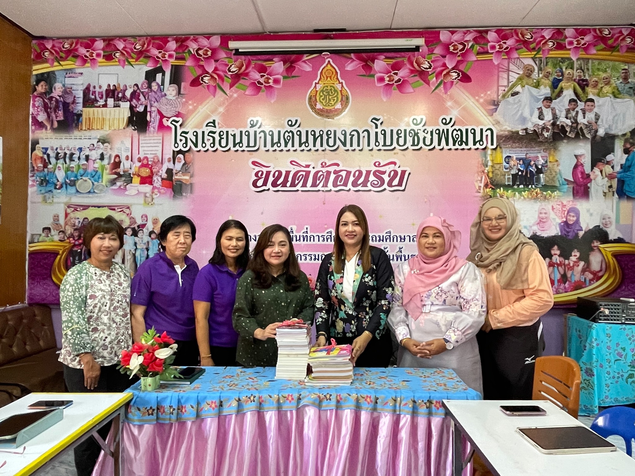 โครงการพัฒนาศักยภาพโรงเรียนในพระราชดำริ และโรงเรียนขาดแคลนในเขตพื้นที่การศึกษา  4 จังหวัดภาคใต้ ได้จัดโครงการการพัฒนาทักษะภาษาอังกฤษ