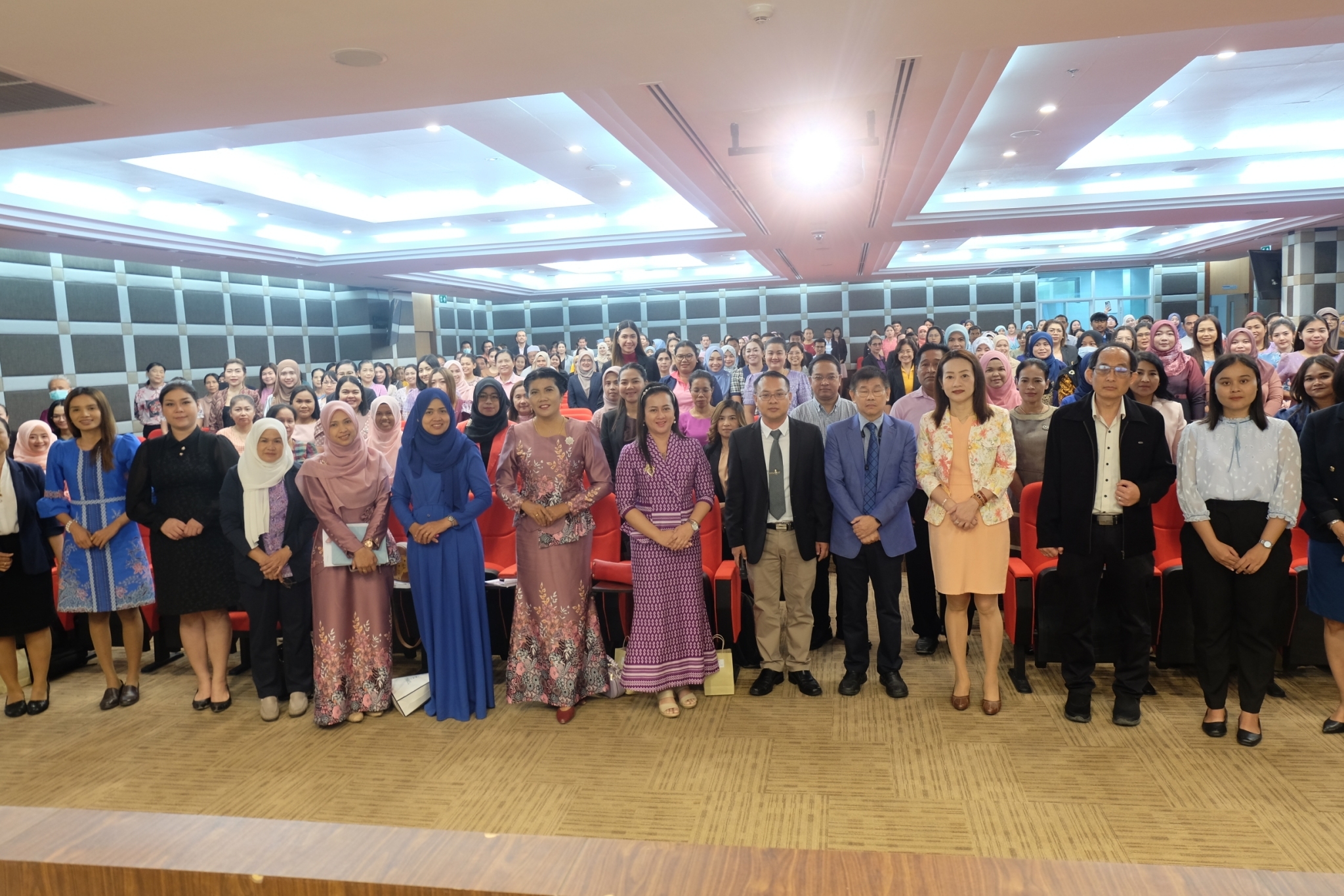 โครงการการพัฒนาหลักสูตรสถานศึกษาเข้มแข็ง  เพื่อยกระดับผลสัมฤทธิ์ของผู้เรียน