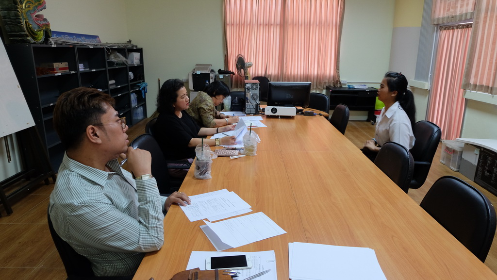 การสอบสัมภาษณ์นิสิตโครงการส่งเสริมและพัฒนาศักยภาพของนิสิตและบุคลากรกับสถาบันอุดมศึกษาในต่างประเทศ “SEED 2018”