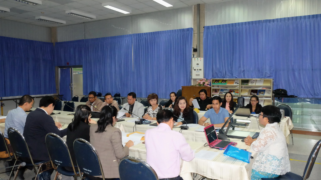การประชุมพิจารณายกร่างแนวทางการพัฒนาครูในโครงการผลิตครูเพื่อพัฒนาท้องถิ่นระยะการเข้าสู่วิชาชีพ (Induction Period) ของสถาบันเครือข่ายภาคใต้ตอนล่าง