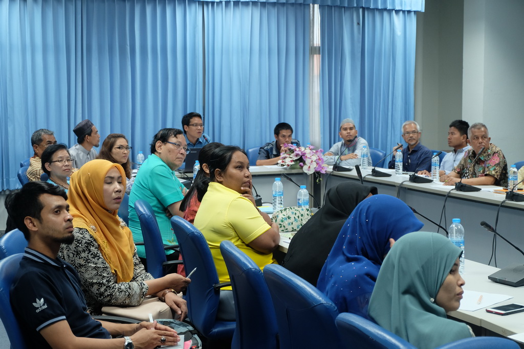 การประชุมเครือข่ายผู้บริหารโรงเรียนในโครงการพัฒนาต้นแบบการจัดการศึกษาท้องถิ่นพึ่งพาตนเองโดยใช้ตำบลเป็นฐานกิจกรรม : การประชุมเครือข่ายโรงเรียนในโครงการพัฒนาวิชาชีพครูด้วยนวัตกรรมการศึกษาชั้นเรียน (Lesson Study) และวิธีการแบบเปิด (Open Approach)