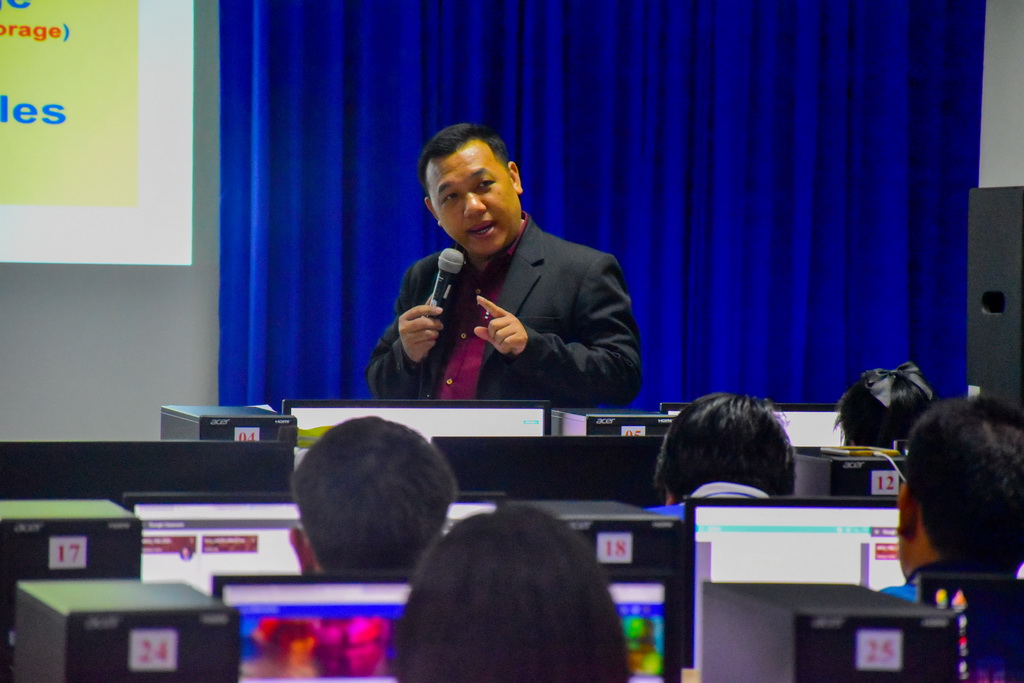 โครงการสร้างความเข้าใจการใช้งาน Google Classroom กับการจัดกิจกรรมเสริมสร้างกระบวนการชุมชนแห่งการเรียนรู้ทางวิชาชีพเพื่อการพัฒนาจรรยาบรรณวิชาชีพ  ผ่านระบบเทคโนโลยีสารสนเทศ  (Ethics in Professional Learning Community : e-PLC)