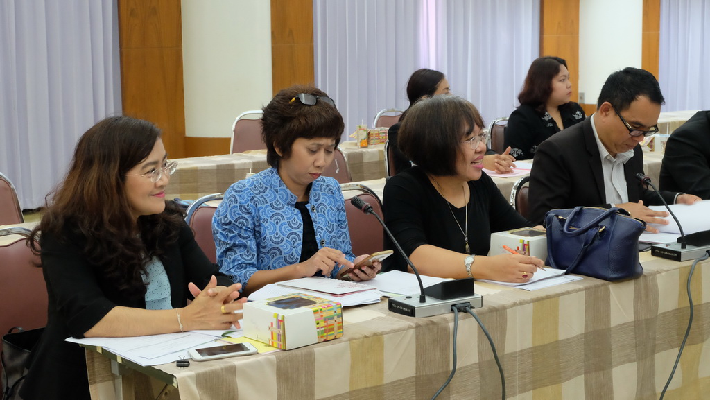 การประชุมพิจารณาแนวทางการพัฒนาครูในโครงการผลิตครูเพื่อพัฒนาท้องถิ่น