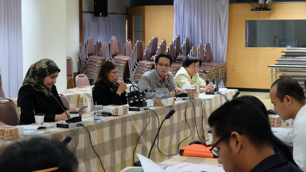 การประชุมพิจารณาแนวทางการพัฒนาครูในโครงการผลิตครูเพื่อพัฒนาท้องถิ่น