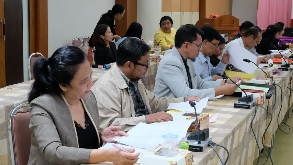 การประชุมพิจารณาแนวทางการพัฒนาครูในโครงการผลิตครูเพื่อพัฒนาท้องถิ่น