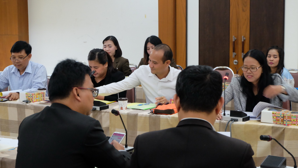 การประชุมพิจารณาแนวทางการพัฒนาครูในโครงการผลิตครูเพื่อพัฒนาท้องถิ่น