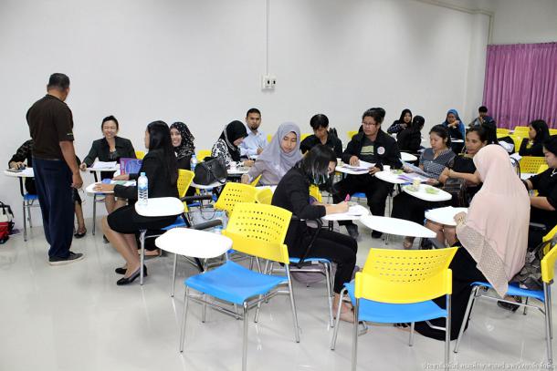 โครงการพัฒนาครูและบุคลากรทางการศึกษา เรื่องการจัดการเรียนรู้ Active Learning เพื่อพัฒนาทักษะที่จำเป็นในศตวรรษที่ 21 ให้ผู้เรียนพร้อมเป็นพลเมืองในยุคลประเทศไทย 4.0 สำหรับครูมัธยมศึกษา