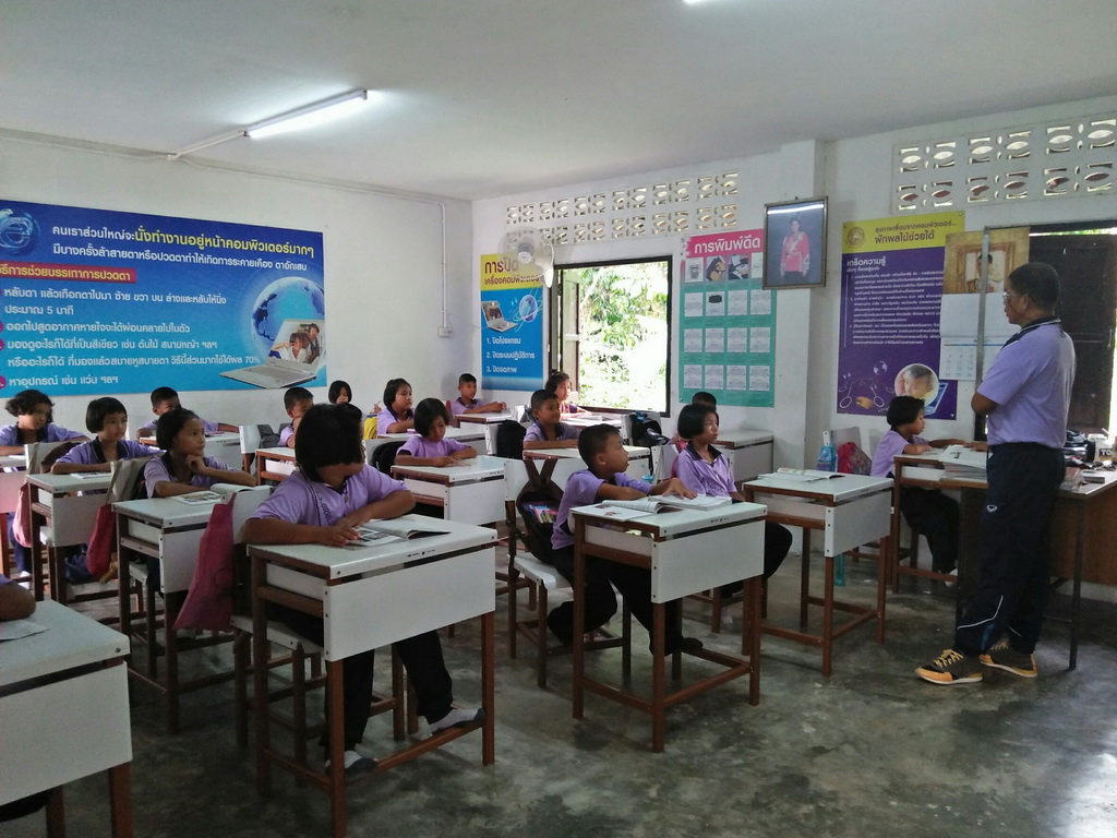 การนิเทศติดตามและประเมินผลการสอนของ “โครงการพัฒนาศักยภาพโรงเรียนในพระราชดำริและโรงเรียนขาดแคลนในเขตพื้นที่การศึกษา 4 จังหวัดภาคใต้”