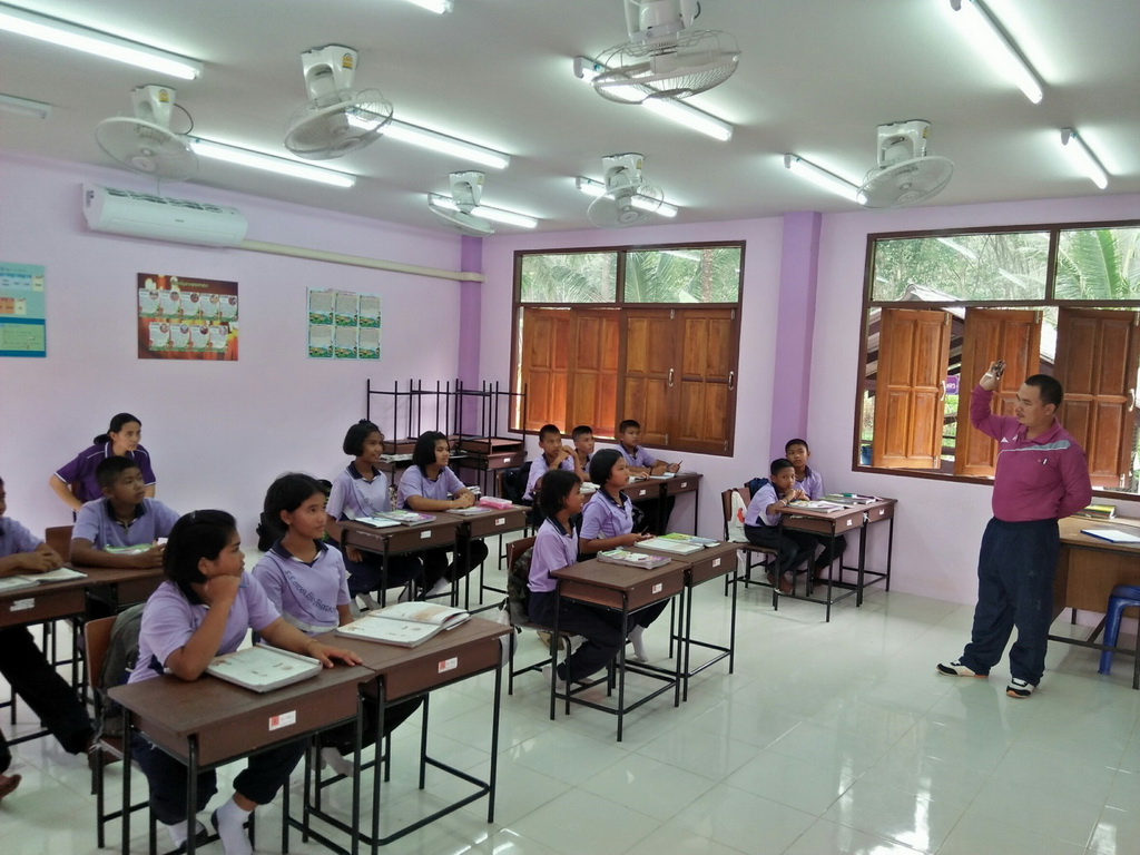 การนิเทศติดตามและประเมินผลการสอนของ “โครงการพัฒนาศักยภาพโรงเรียนในพระราชดำริและโรงเรียนขาดแคลนในเขตพื้นที่การศึกษา 4 จังหวัดภาคใต้”