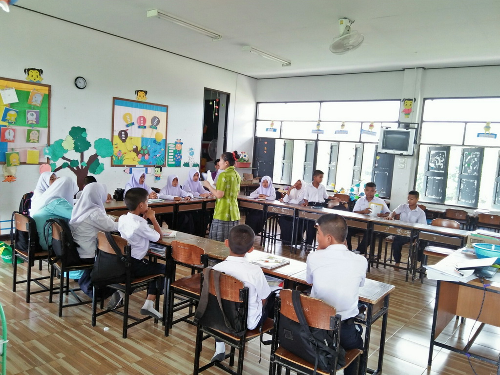 การนิเทศติดตามและประเมินผลการสอนของ “โครงการพัฒนาศักยภาพโรงเรียนในพระราชดำริและโรงเรียนขาดแคลนในเขตพื้นที่การศึกษา 4 จังหวัดภาคใต้”