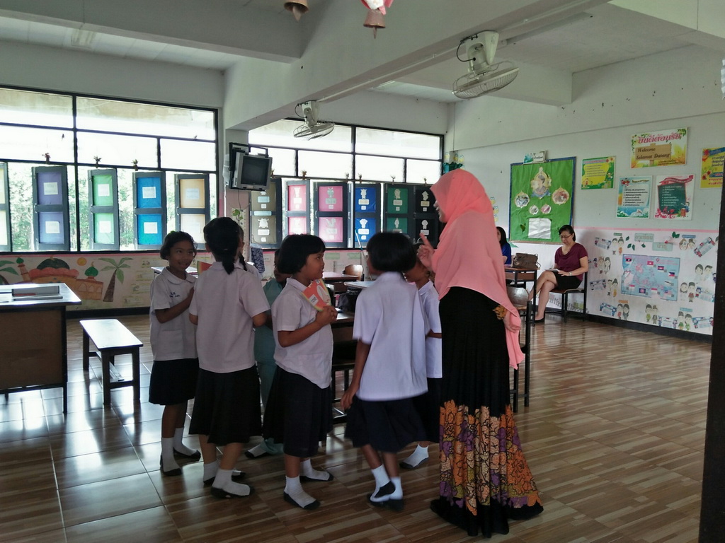 การนิเทศติดตามและประเมินผลการสอนของ “โครงการพัฒนาศักยภาพโรงเรียนในพระราชดำริและโรงเรียนขาดแคลนในเขตพื้นที่การศึกษา 4 จังหวัดภาคใต้”