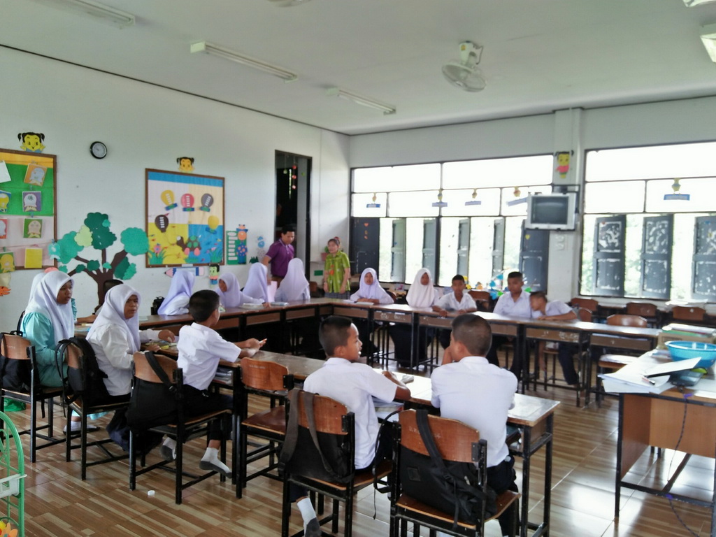 การนิเทศติดตามและประเมินผลการสอนของ “โครงการพัฒนาศักยภาพโรงเรียนในพระราชดำริและโรงเรียนขาดแคลนในเขตพื้นที่การศึกษา 4 จังหวัดภาคใต้”