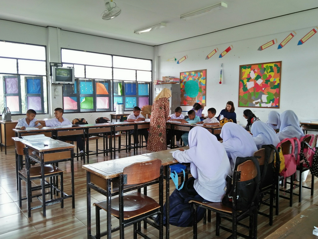 การนิเทศติดตามและประเมินผลการสอนของ “โครงการพัฒนาศักยภาพโรงเรียนในพระราชดำริและโรงเรียนขาดแคลนในเขตพื้นที่การศึกษา 4 จังหวัดภาคใต้”