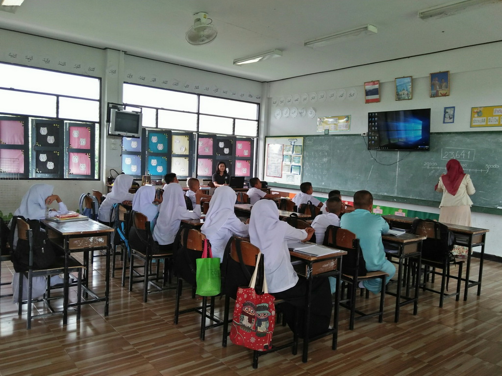 การนิเทศติดตามและประเมินผลการสอนของ “โครงการพัฒนาศักยภาพโรงเรียนในพระราชดำริและโรงเรียนขาดแคลนในเขตพื้นที่การศึกษา 4 จังหวัดภาคใต้”