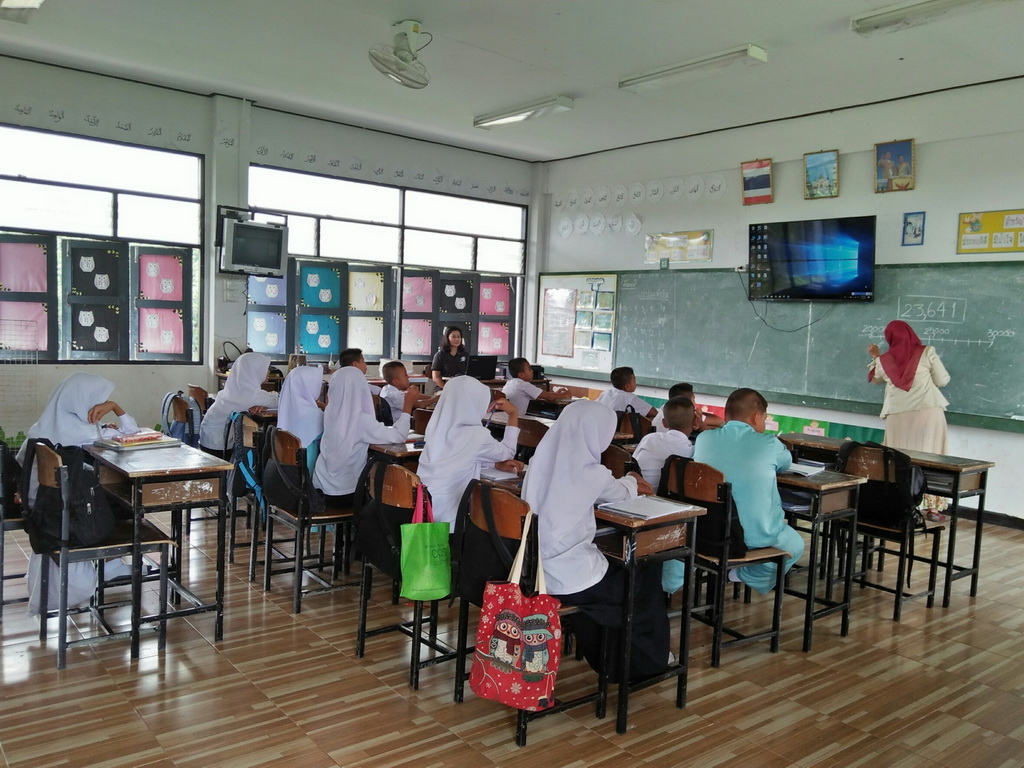 การนิเทศติดตามและประเมินผลการสอนของ “โครงการพัฒนาศักยภาพโรงเรียนในพระราชดำริและโรงเรียนขาดแคลนในเขตพื้นที่การศึกษา 4 จังหวัดภาคใต้”