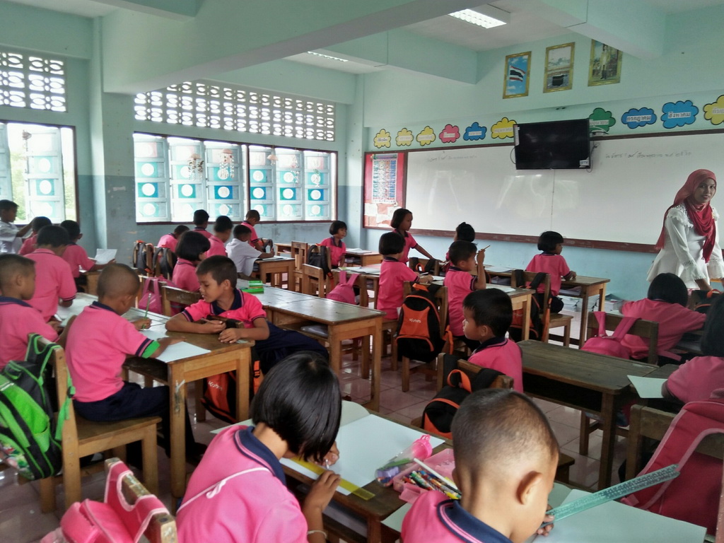 การนิเทศติดตามและประเมินผลการสอนของ “โครงการพัฒนาศักยภาพโรงเรียนในพระราชดำริและโรงเรียนขาดแคลนในเขตพื้นที่การศึกษา 4 จังหวัดภาคใต้”