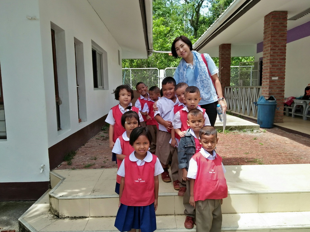 การนิเทศติดตามและประเมินผลการสอนของ “โครงการพัฒนาศักยภาพโรงเรียนในพระราชดำริและโรงเรียนขาดแคลนในเขตพื้นที่การศึกษา 4 จังหวัดภาคใต้”