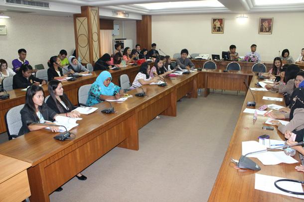 การประชุมครูนักเรียนทุนและผู้บริหาร / ครูที่ปฏิบัติงานร่วมกับครูนักเรียนทุนครูพันธุ์ใหม่/ครูมืออาชีพ