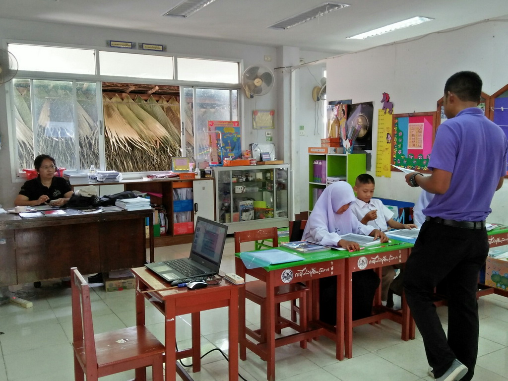 การนิเทศติดตามและประเมินผลการสอนของ “โครงการพัฒนาศักยภาพโรงเรียนในพระราชดำริและโรงเรียนขาดแคลนในเขตพื้นที่การศึกษา 4 จังหวัดภาคใต้”