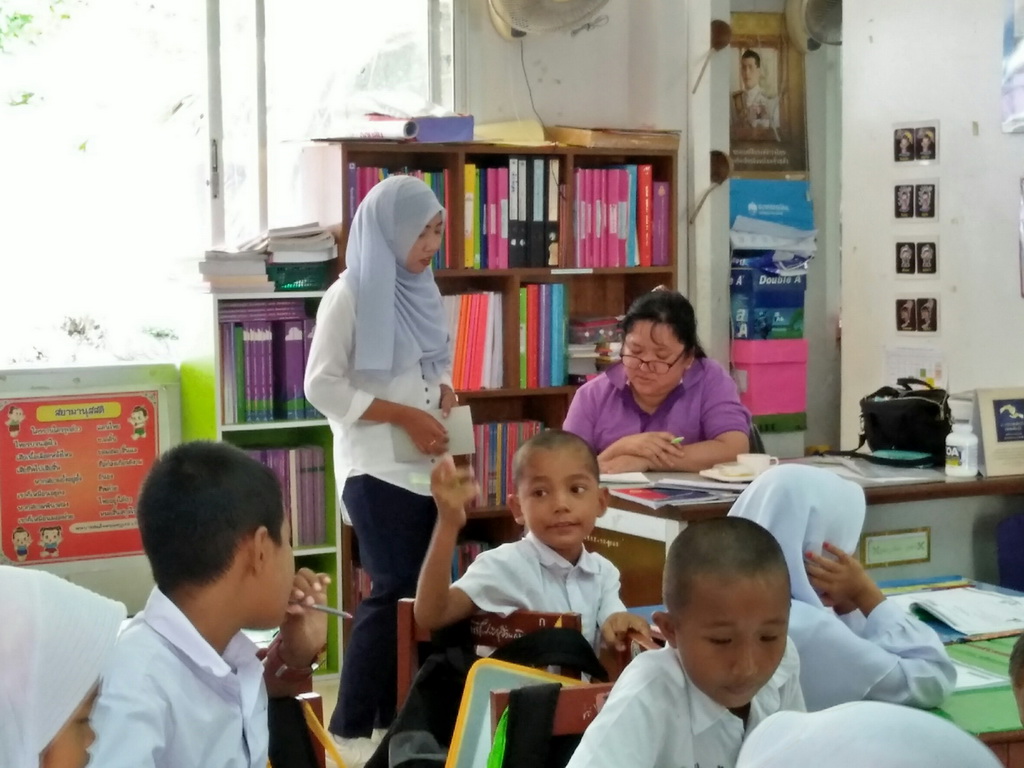 การนิเทศติดตามและประเมินผลการสอนของ “โครงการพัฒนาศักยภาพโรงเรียนในพระราชดำริและโรงเรียนขาดแคลนในเขตพื้นที่การศึกษา 4 จังหวัดภาคใต้”