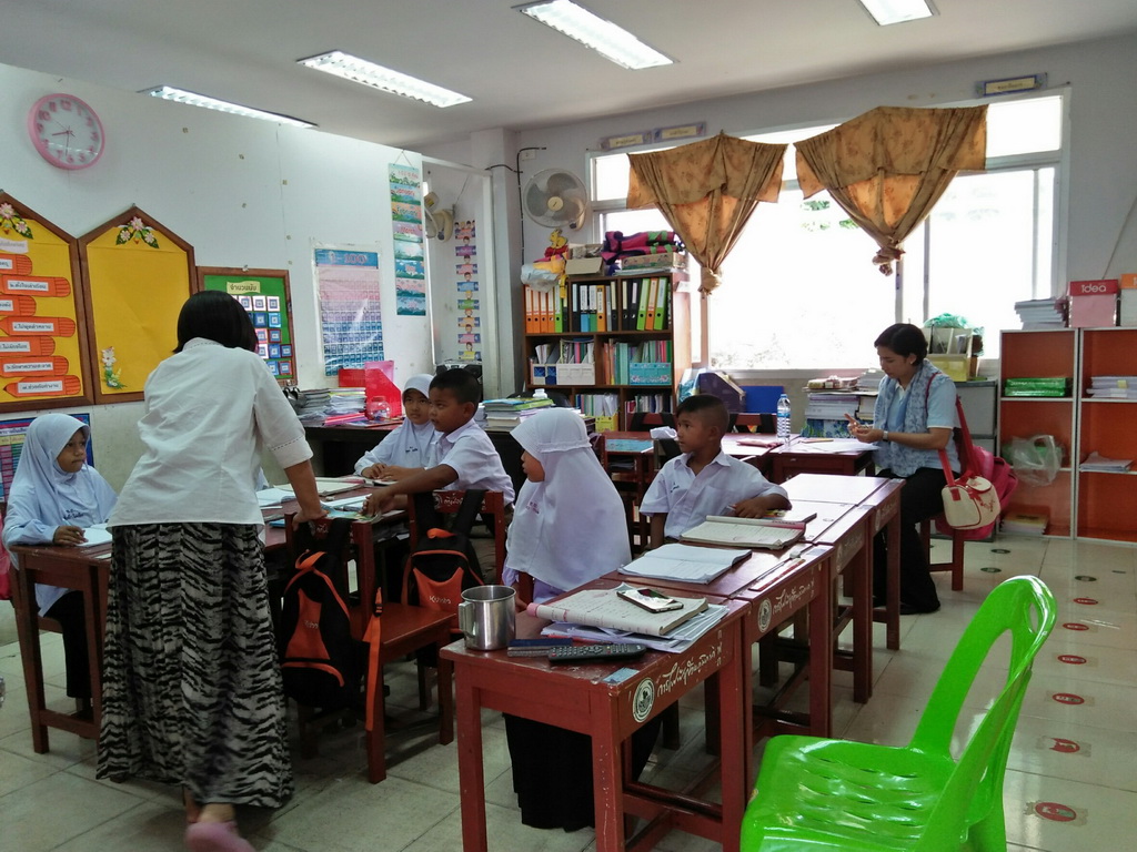 การนิเทศติดตามและประเมินผลการสอนของ “โครงการพัฒนาศักยภาพโรงเรียนในพระราชดำริและโรงเรียนขาดแคลนในเขตพื้นที่การศึกษา 4 จังหวัดภาคใต้”