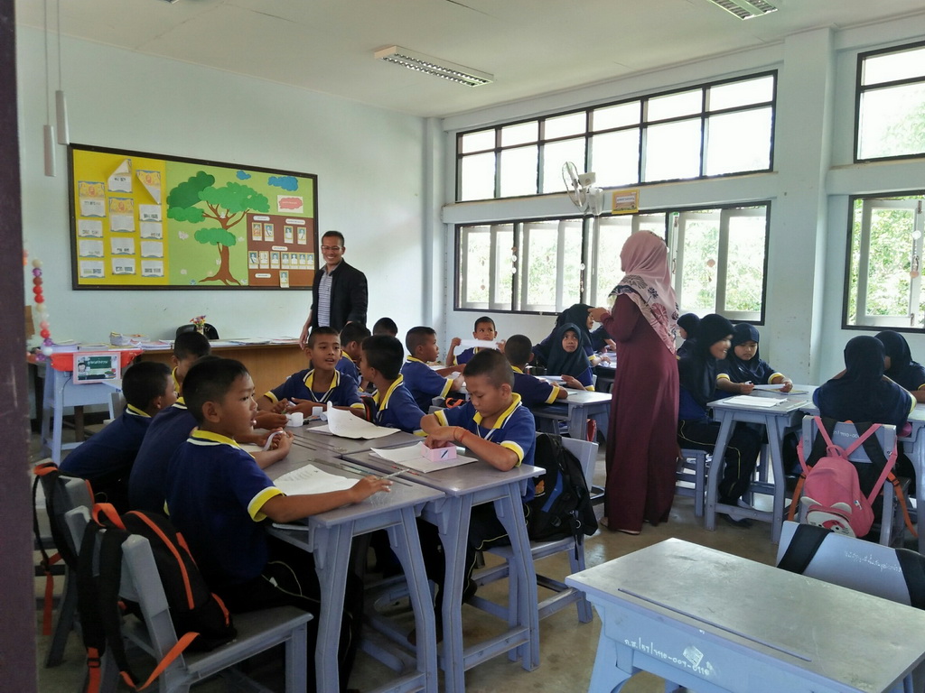 การนิเทศติดตามและประเมินผลการสอนของ “โครงการพัฒนาศักยภาพโรงเรียนในพระราชดำริและโรงเรียนขาดแคลนในเขตพื้นที่การศึกษา 4 จังหวัดภาคใต้”